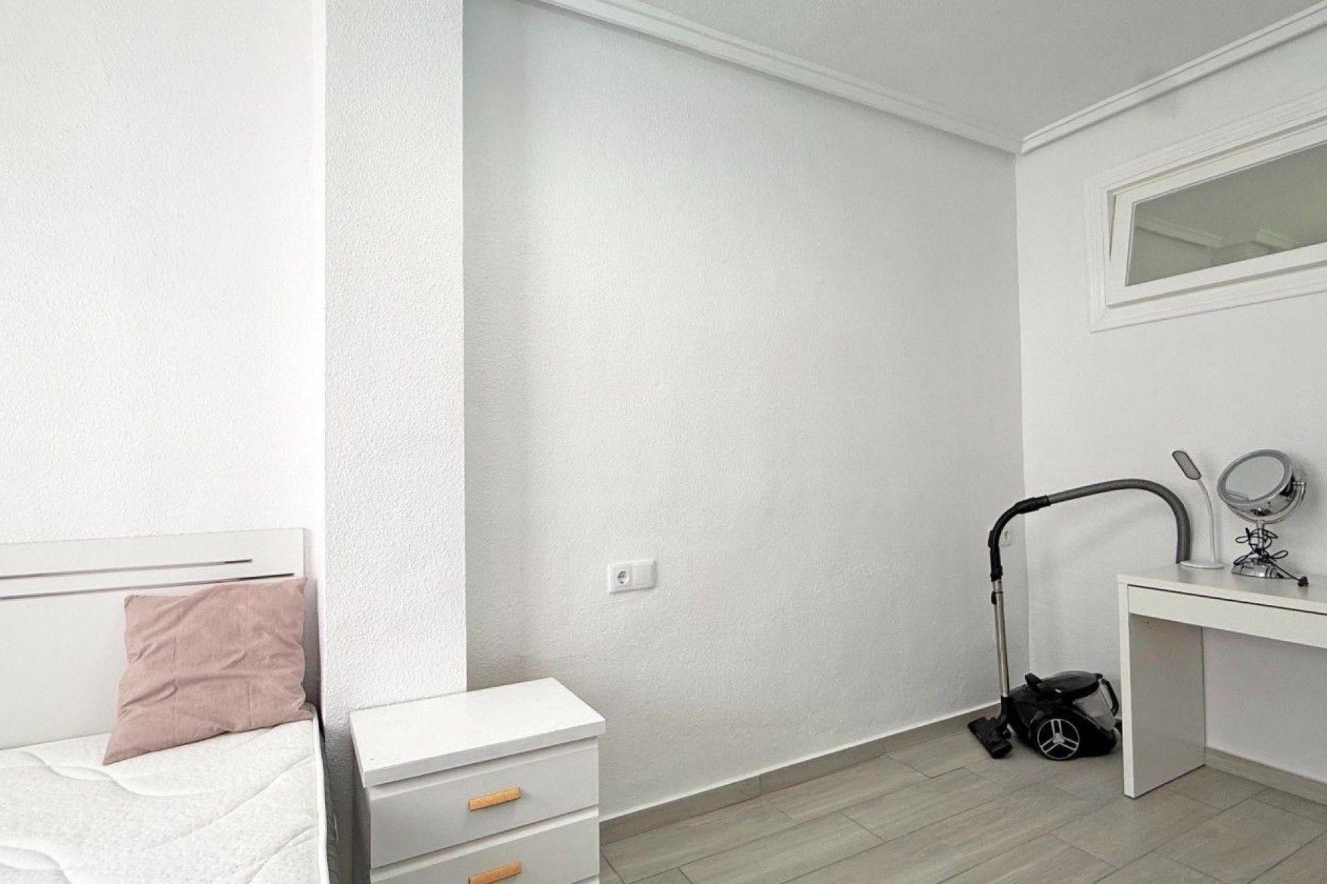 Herverkoop - Appartement -
Torrevieja - Playa del Cura