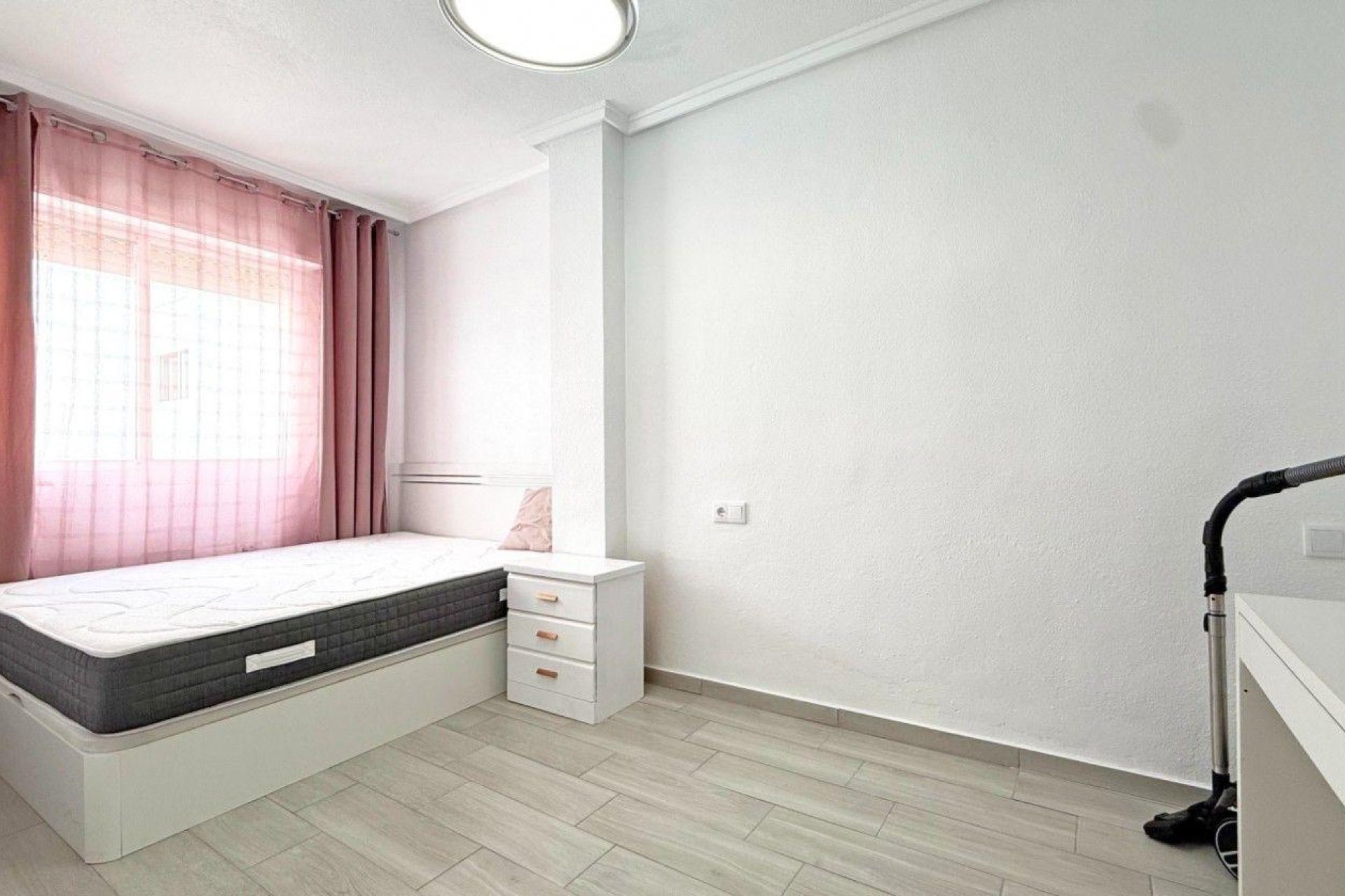 Herverkoop - Appartement -
Torrevieja - Playa del Cura