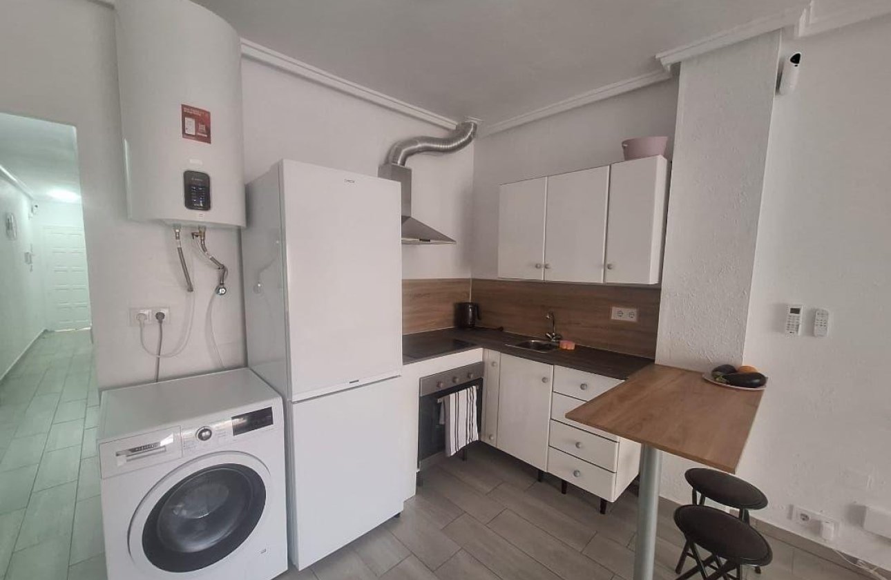 Herverkoop - Appartement -
Torrevieja - Playa del Cura