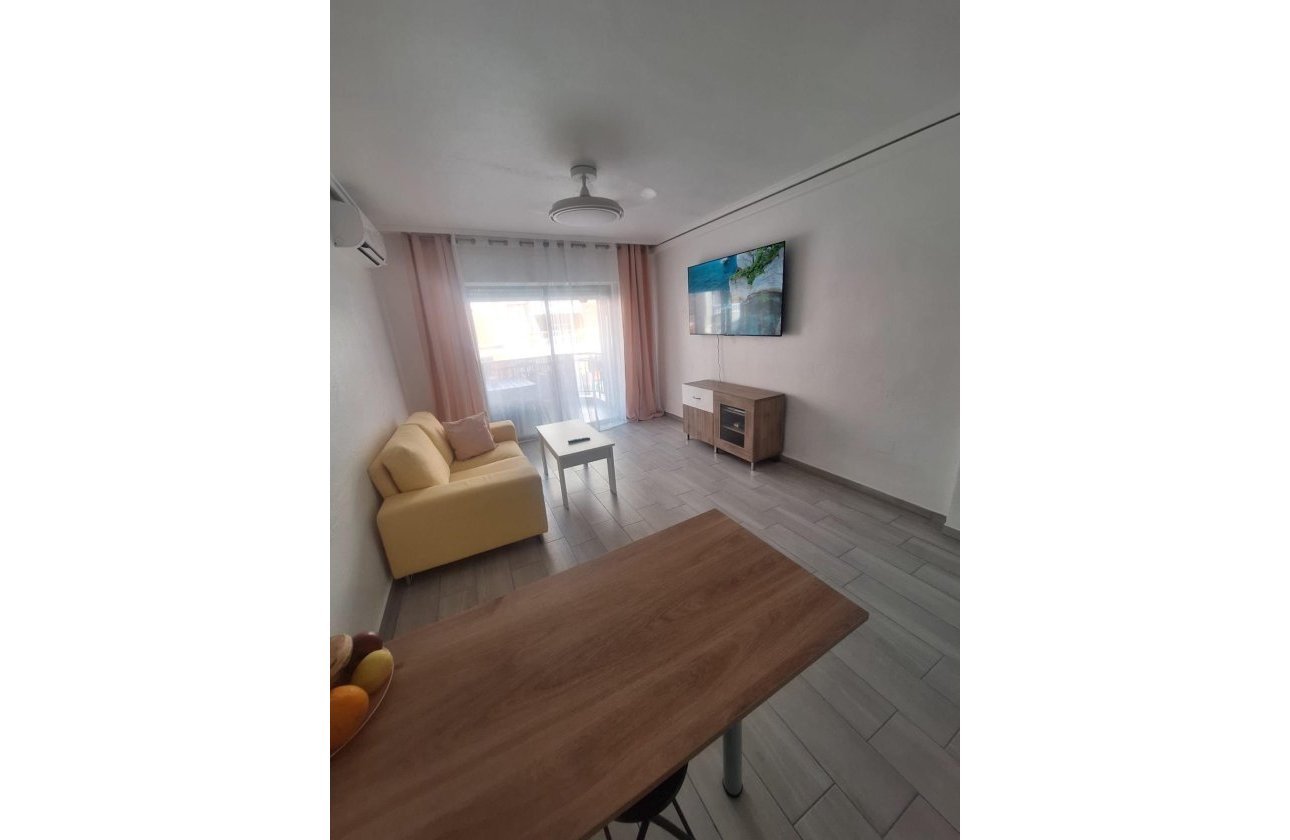 Herverkoop - Appartement -
Torrevieja - Playa del Cura