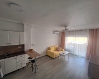 Herverkoop - Appartement -
Torrevieja - Playa del Cura