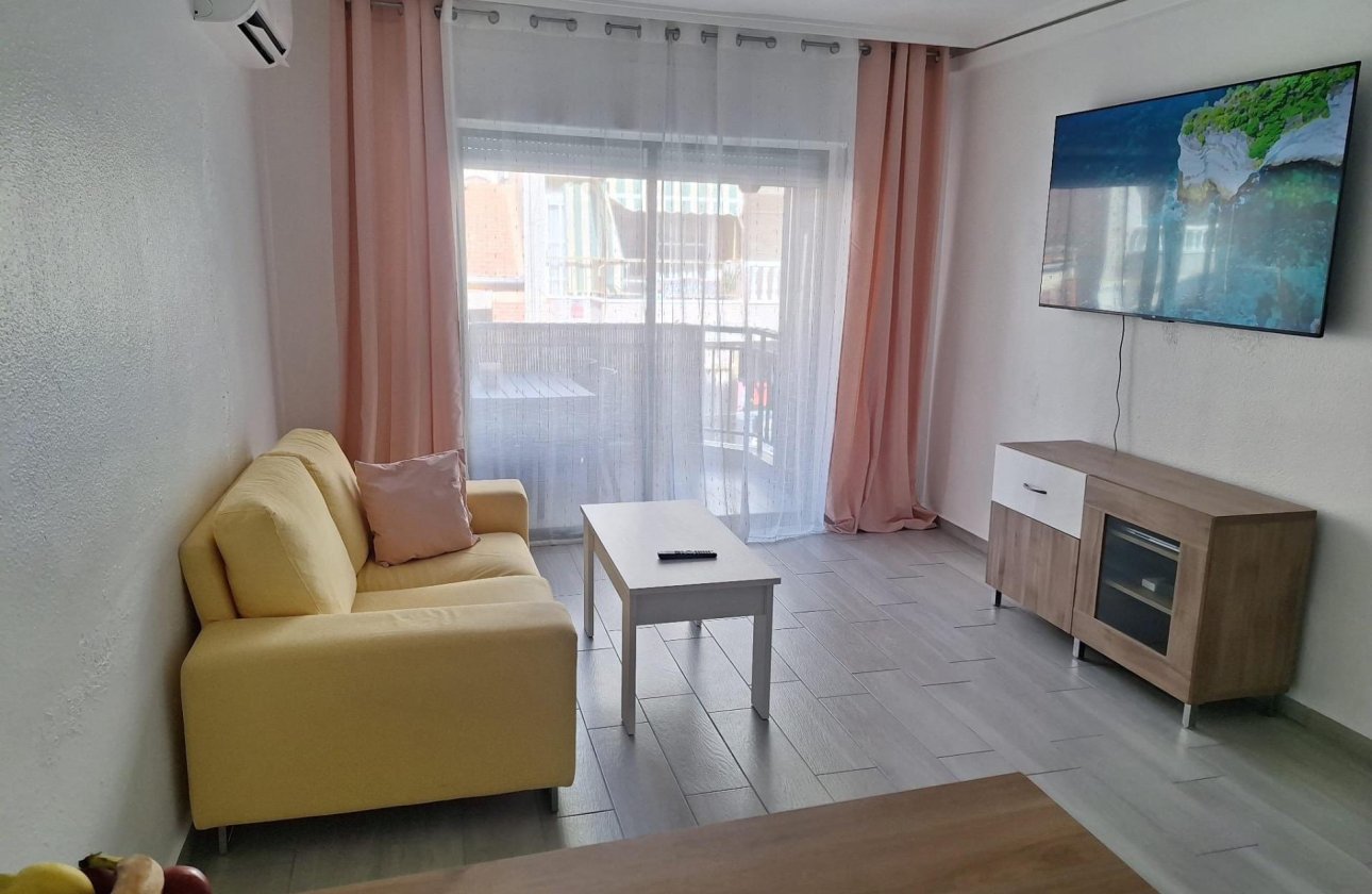 Herverkoop - Appartement -
Torrevieja - Playa del Cura