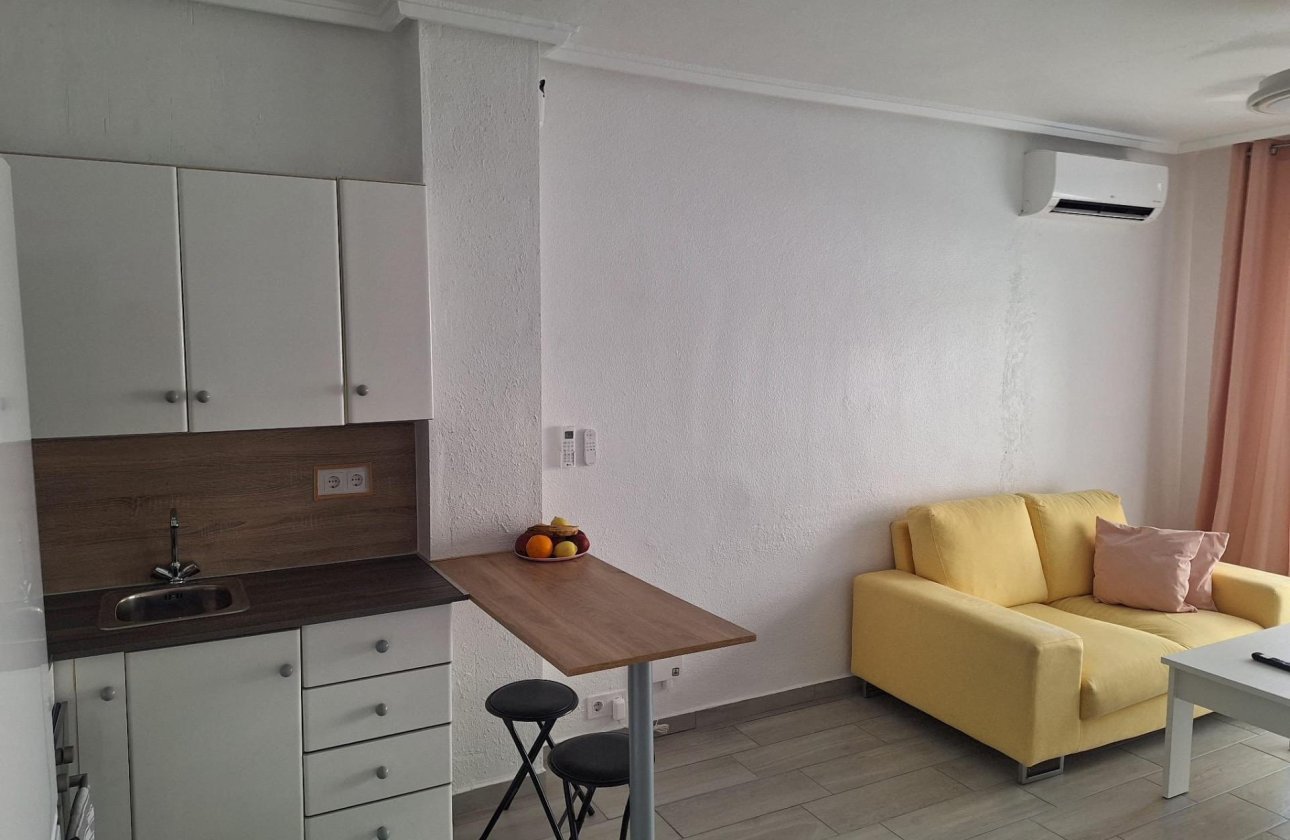 Herverkoop - Appartement -
Torrevieja - Playa del Cura