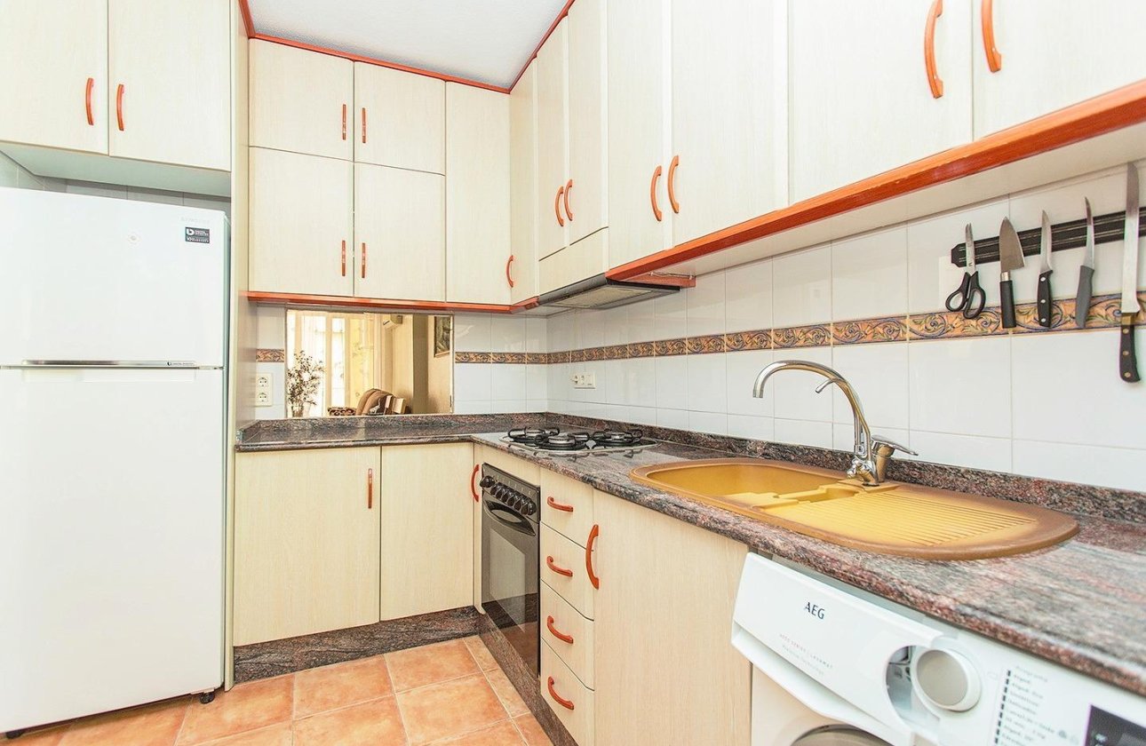 Herverkoop - Appartement -
Torrevieja - Playa del Cura