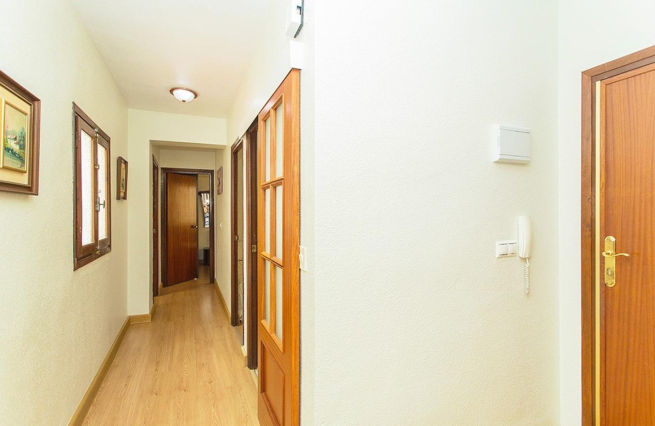 Herverkoop - Appartement -
Torrevieja - Playa del Cura