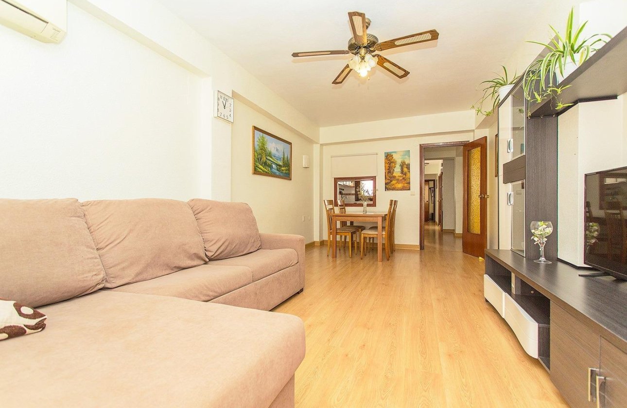 Herverkoop - Appartement -
Torrevieja - Playa del Cura