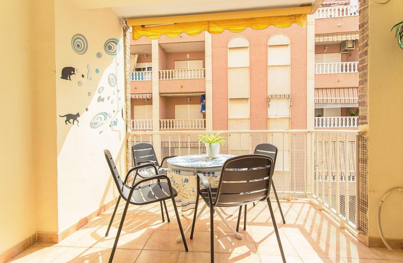 Herverkoop - Appartement -
Torrevieja - Playa del Cura
