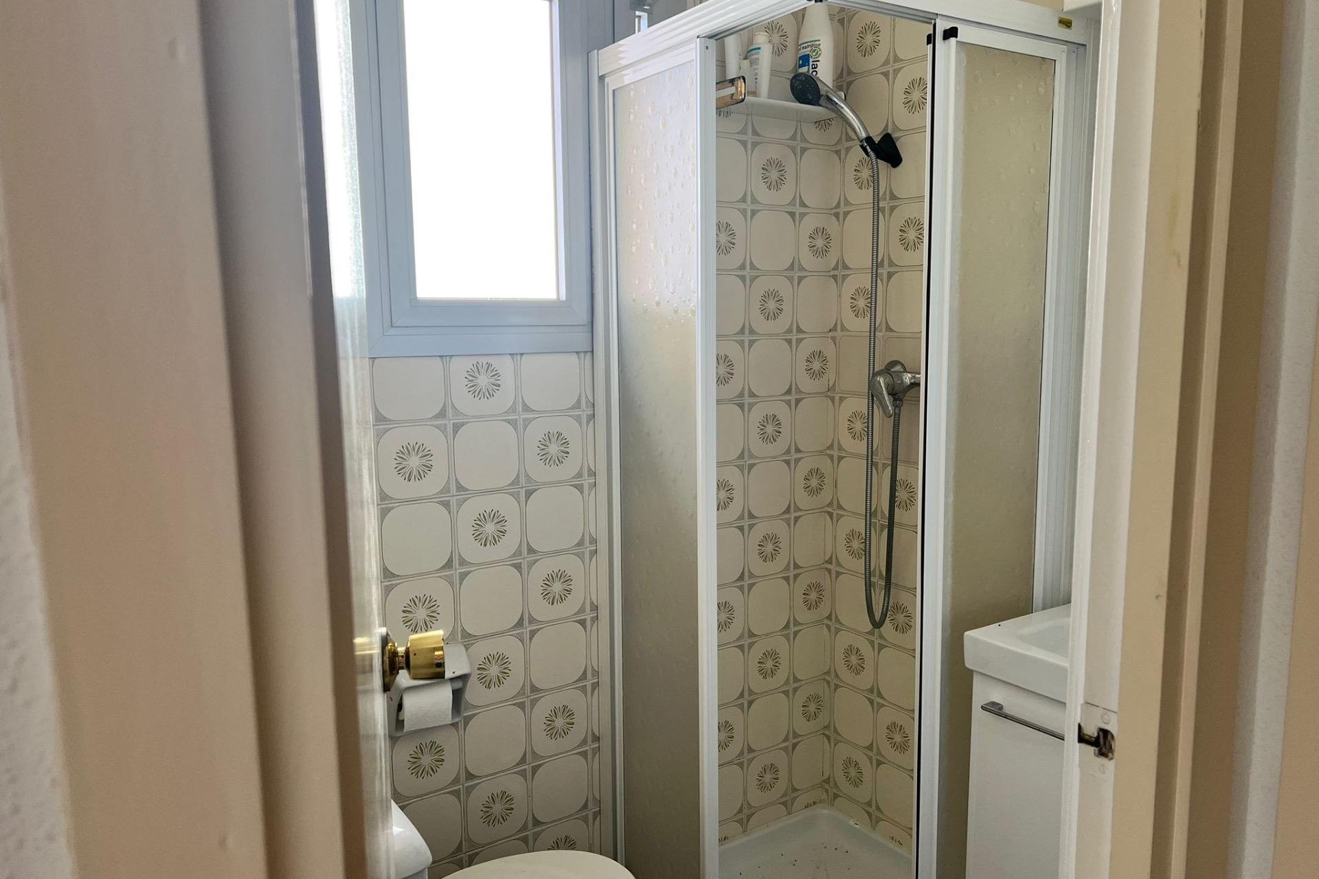 Herverkoop - Appartement -
Torrevieja - Playa del Cura