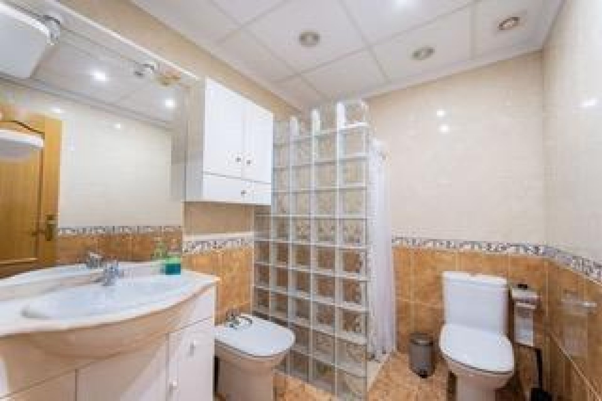 Herverkoop - Appartement -
Torrevieja - Playa del Cura