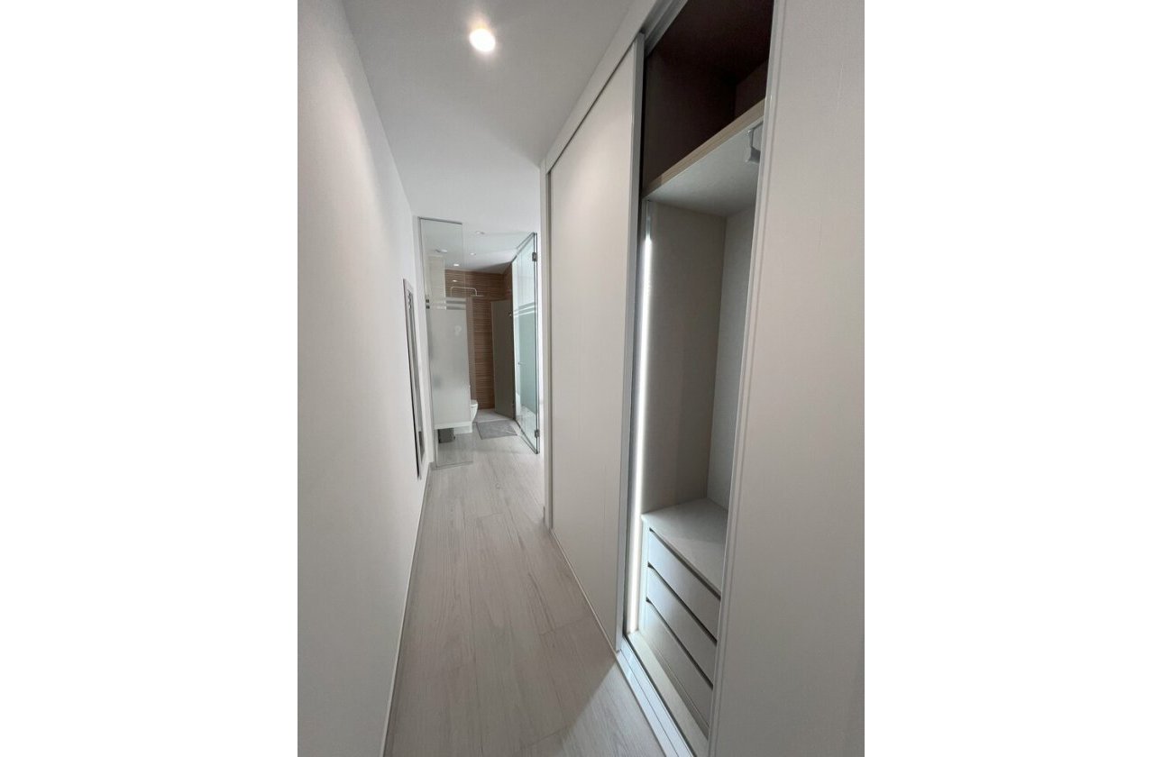 Herverkoop - Appartement -
Torrevieja - Playa del Cura