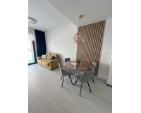 Herverkoop - Appartement -
Torrevieja - Playa del Cura