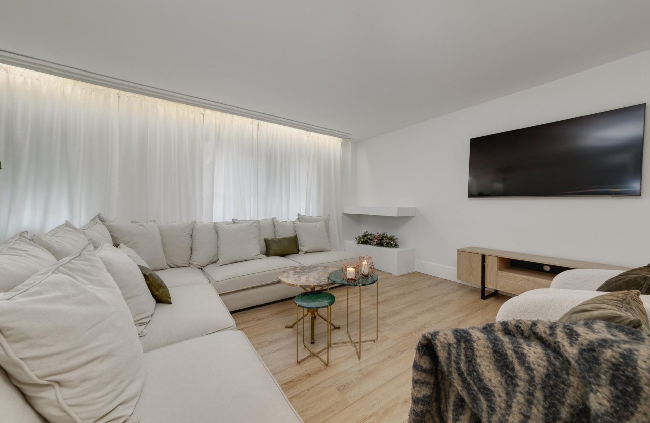 Herverkoop - Appartement -
Torrevieja - Playa del Cura