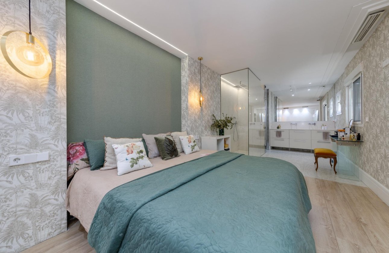 Herverkoop - Appartement -
Torrevieja - Playa del Cura