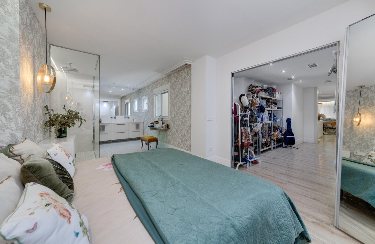 Herverkoop - Appartement -
Torrevieja - Playa del Cura