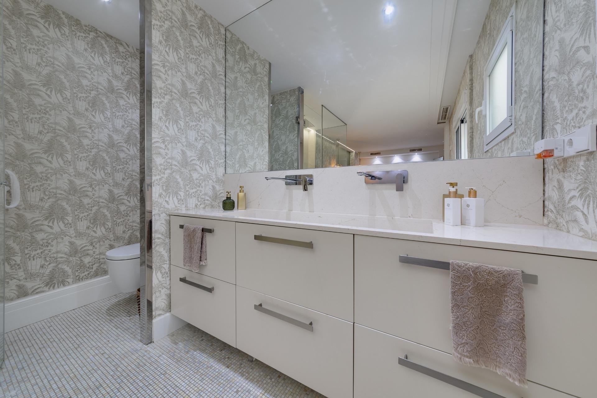 Herverkoop - Appartement -
Torrevieja - Playa del Cura