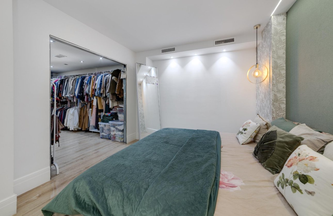 Herverkoop - Appartement -
Torrevieja - Playa del Cura