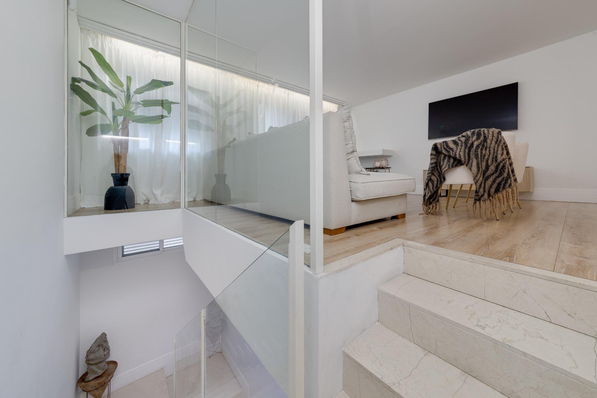 Herverkoop - Appartement -
Torrevieja - Playa del Cura