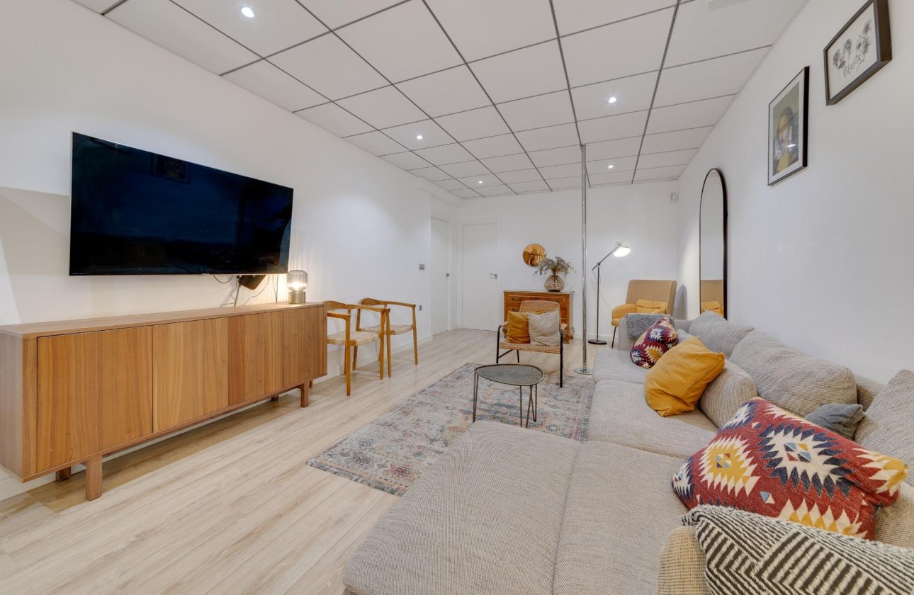 Herverkoop - Appartement -
Torrevieja - Playa del Cura