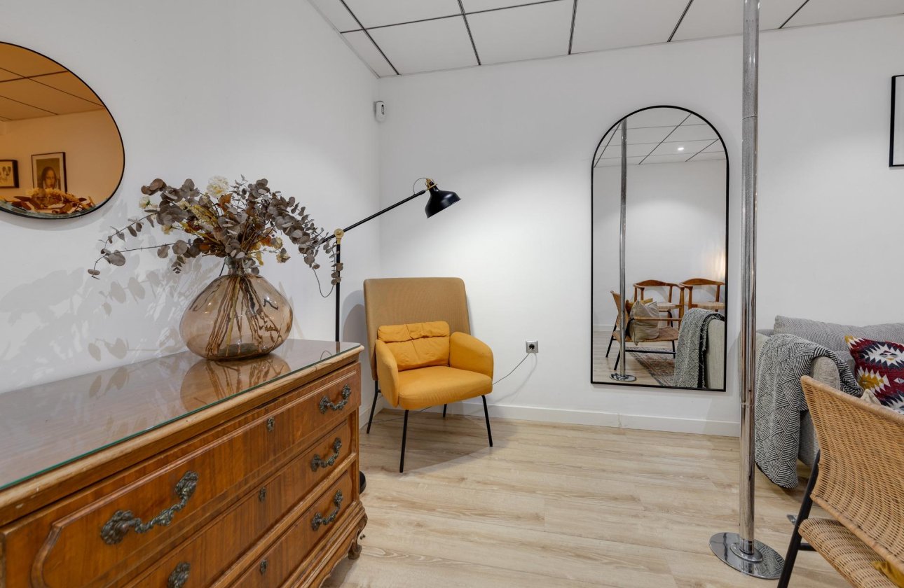 Herverkoop - Appartement -
Torrevieja - Playa del Cura