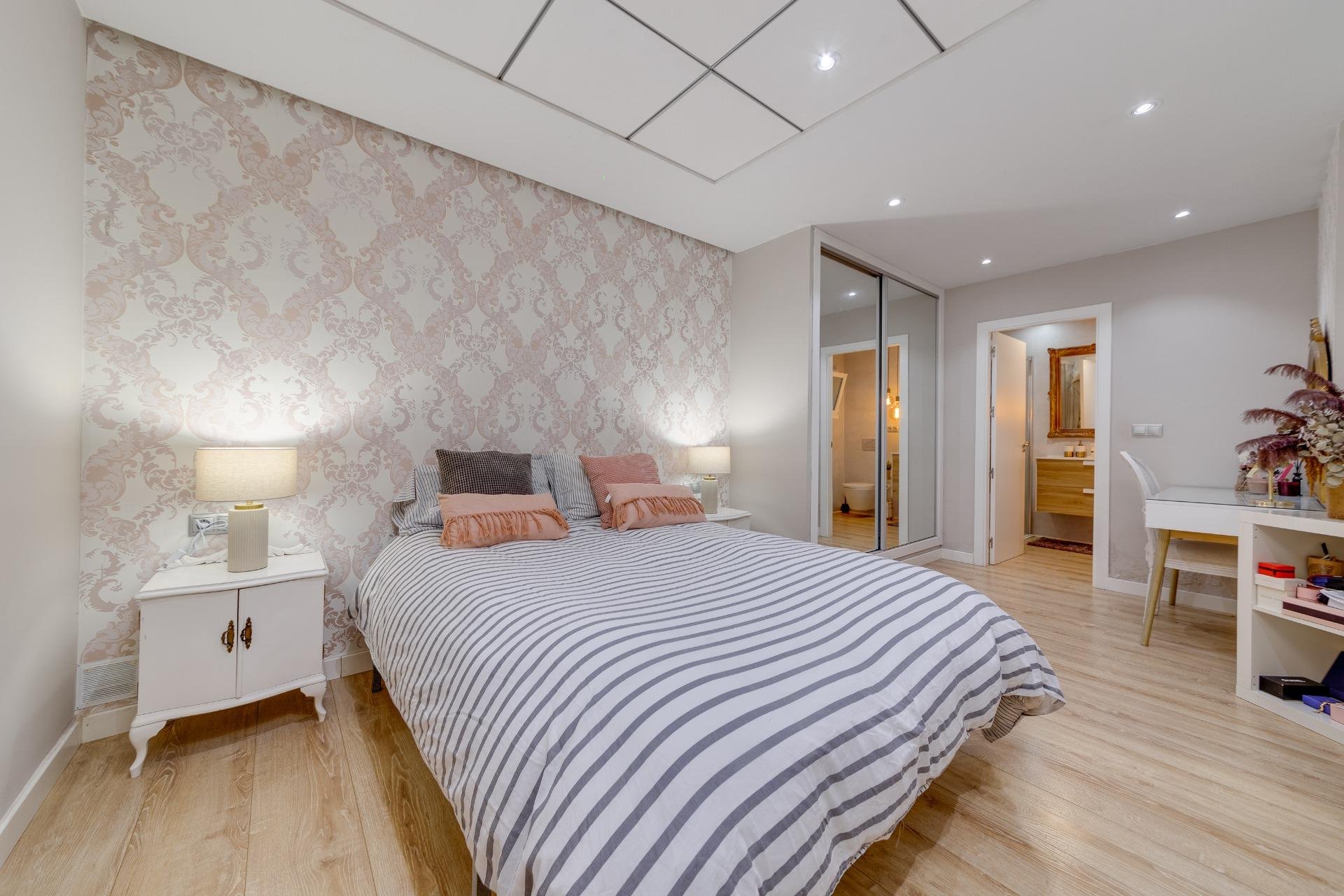 Herverkoop - Appartement -
Torrevieja - Playa del Cura