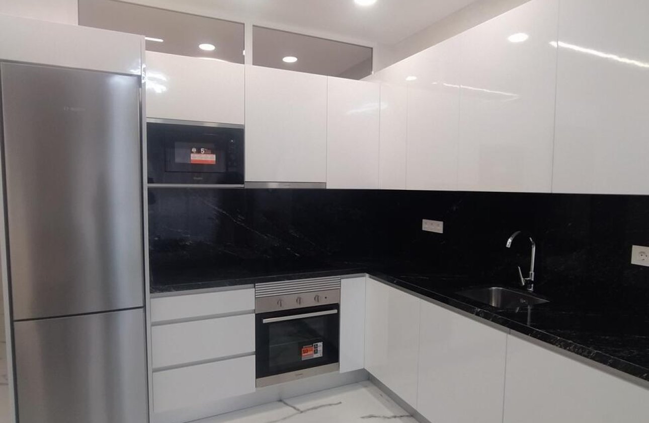 Herverkoop - Appartement -
Torrevieja - Playa del Cura