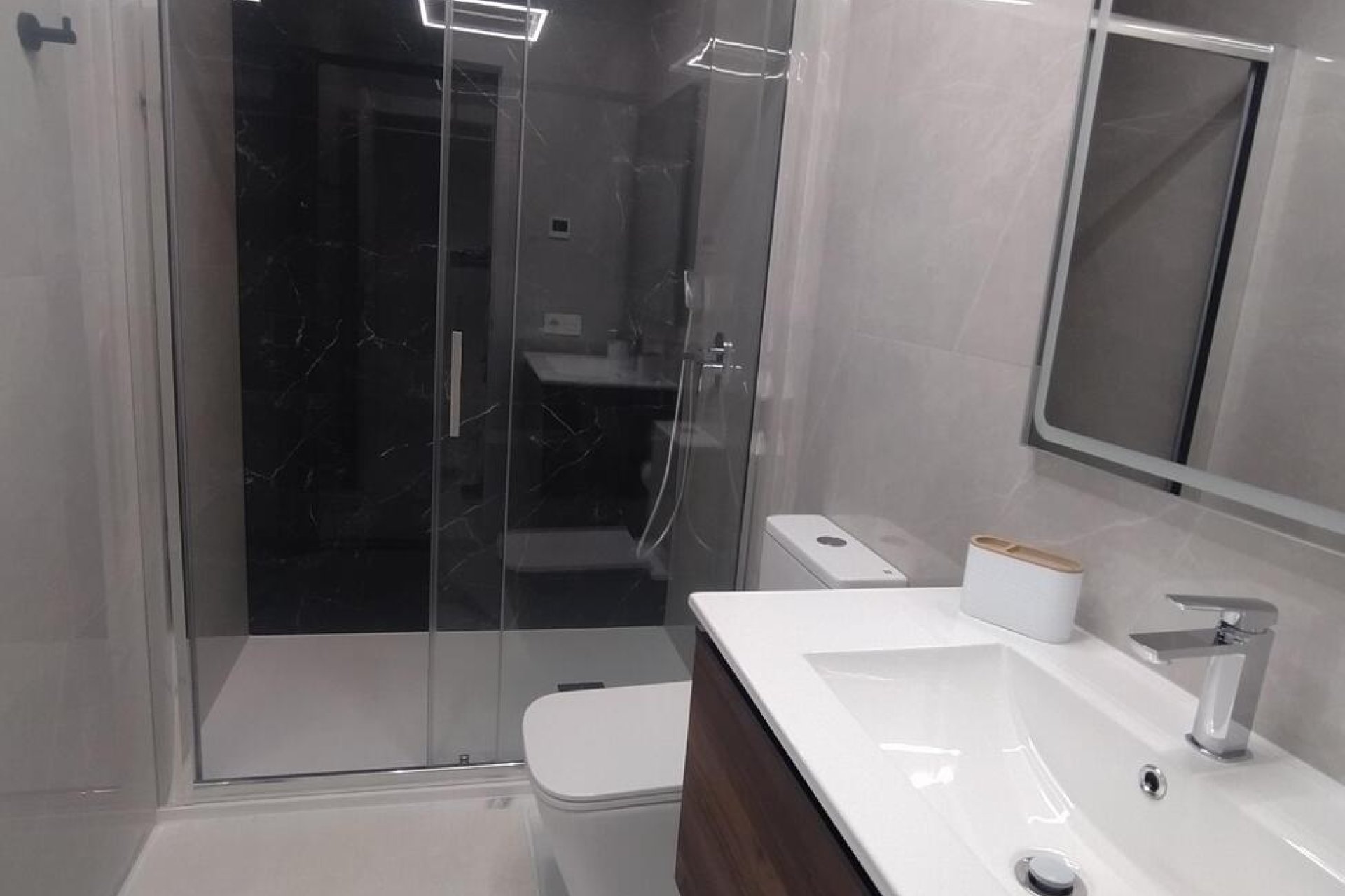 Herverkoop - Appartement -
Torrevieja - Playa del Cura