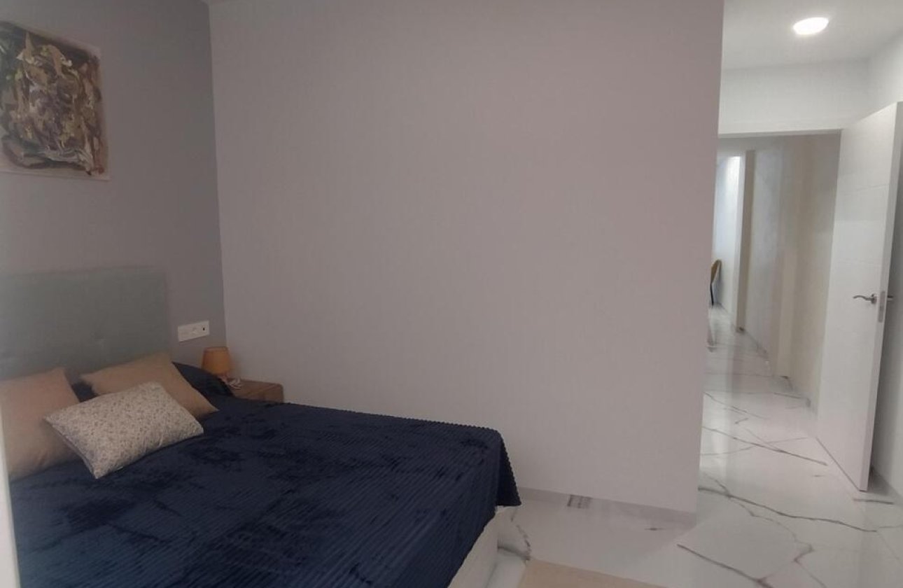 Herverkoop - Appartement -
Torrevieja - Playa del Cura