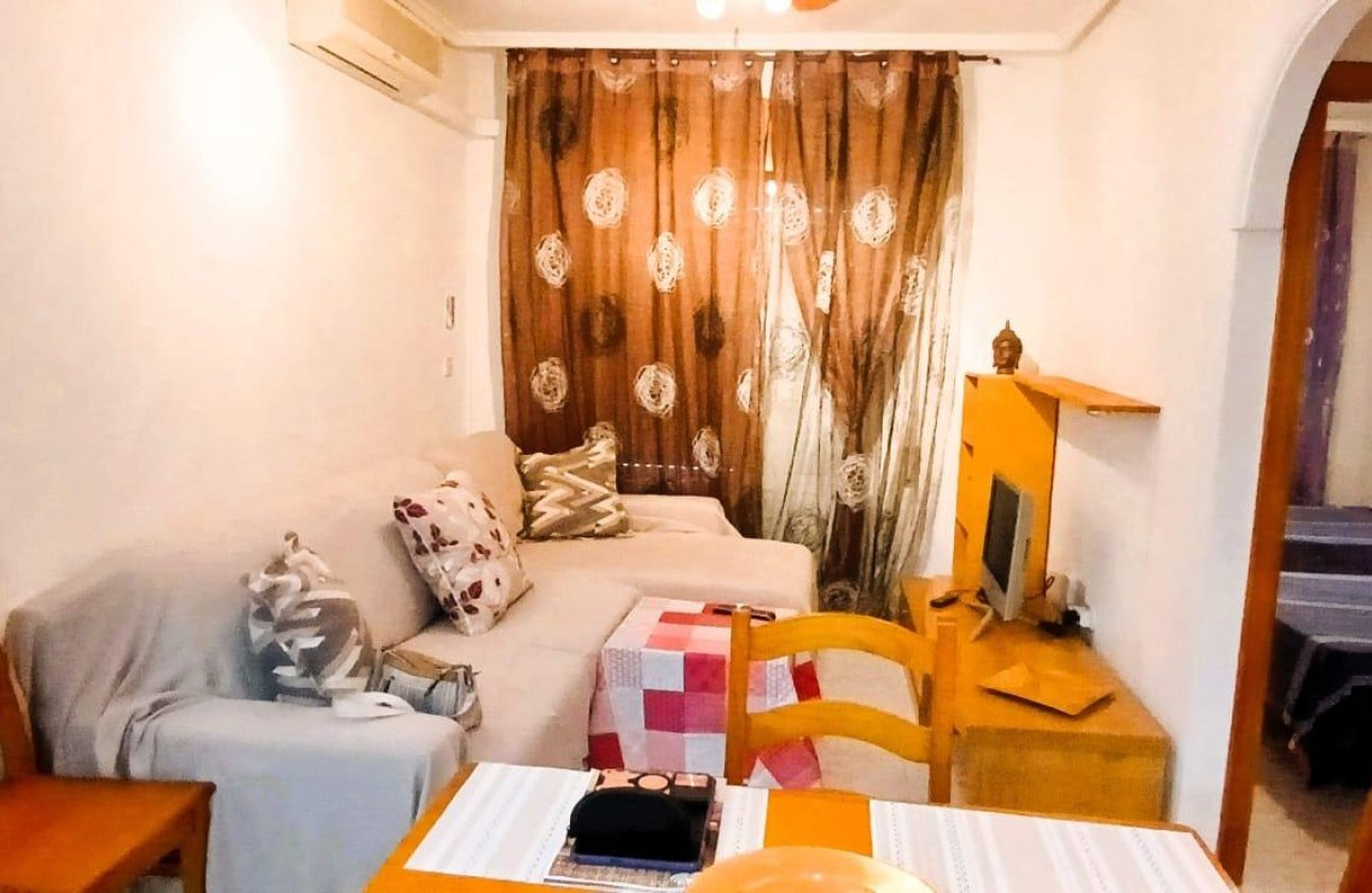 Herverkoop - Appartement -
Torrevieja - Playa del Cura