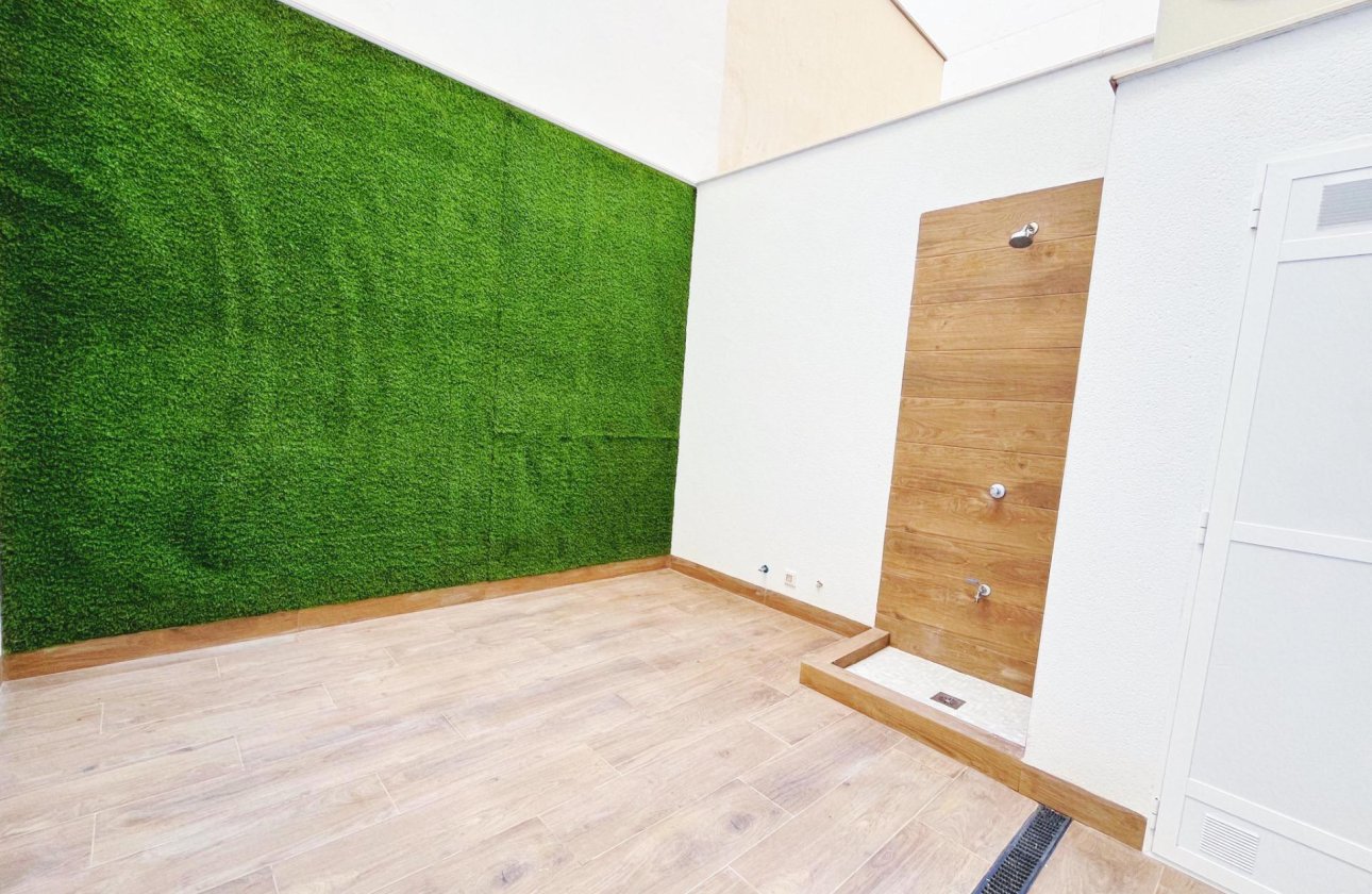 Herverkoop - Appartement -
Torrevieja - Playa del Cura