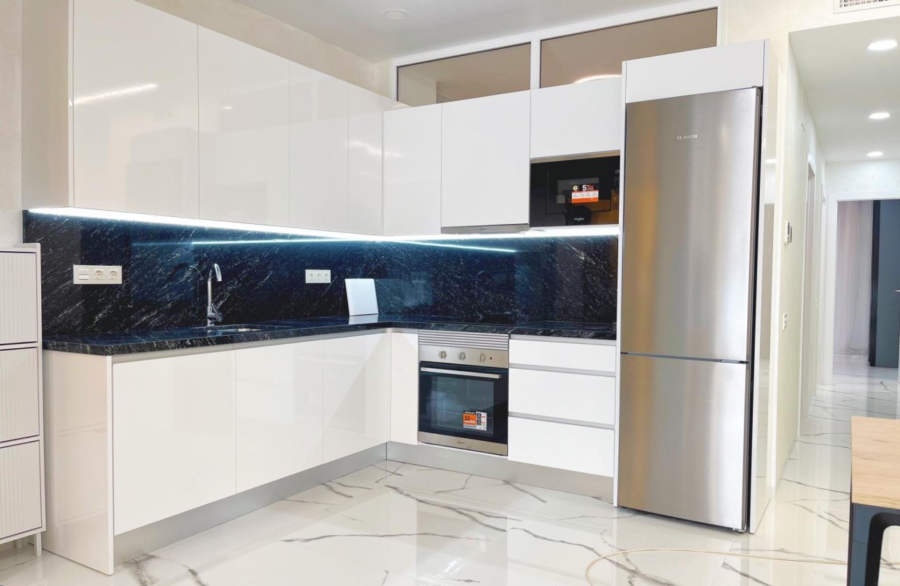 Herverkoop - Appartement -
Torrevieja - Playa del Cura