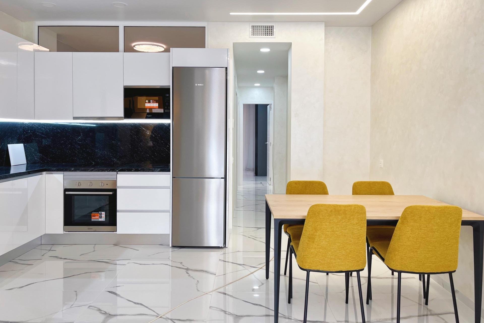 Herverkoop - Appartement -
Torrevieja - Playa del Cura