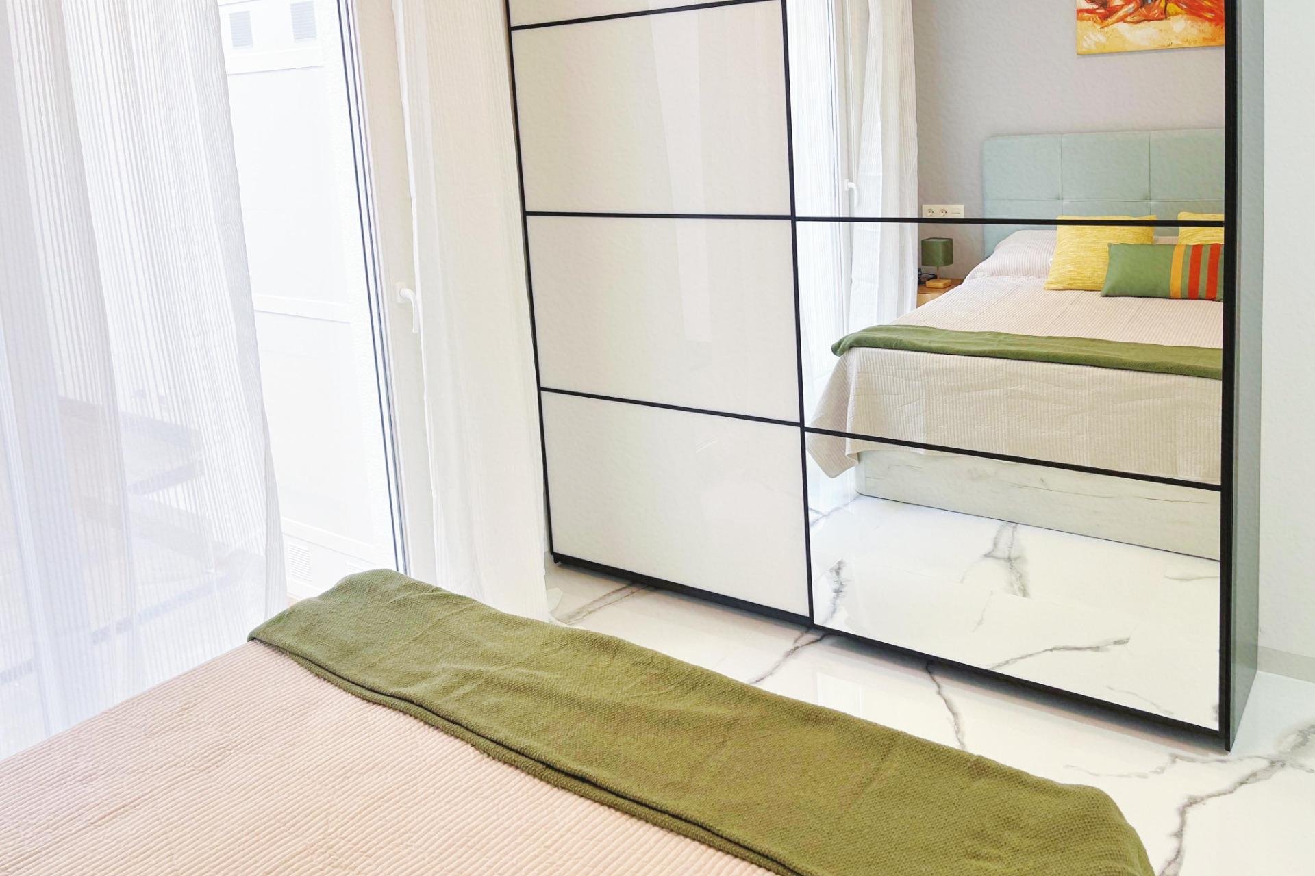 Herverkoop - Appartement -
Torrevieja - Playa del Cura