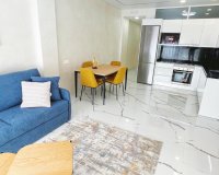 Herverkoop - Appartement -
Torrevieja - Playa del Cura