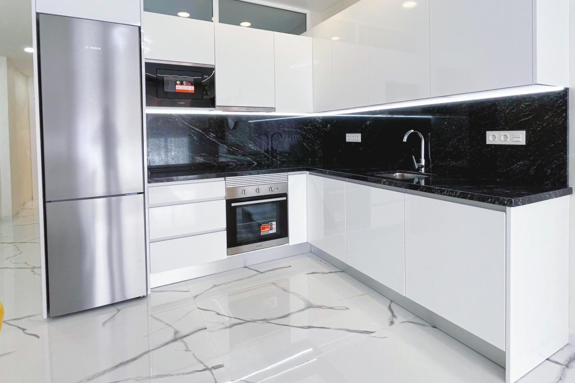 Herverkoop - Appartement -
Torrevieja - Playa del Cura