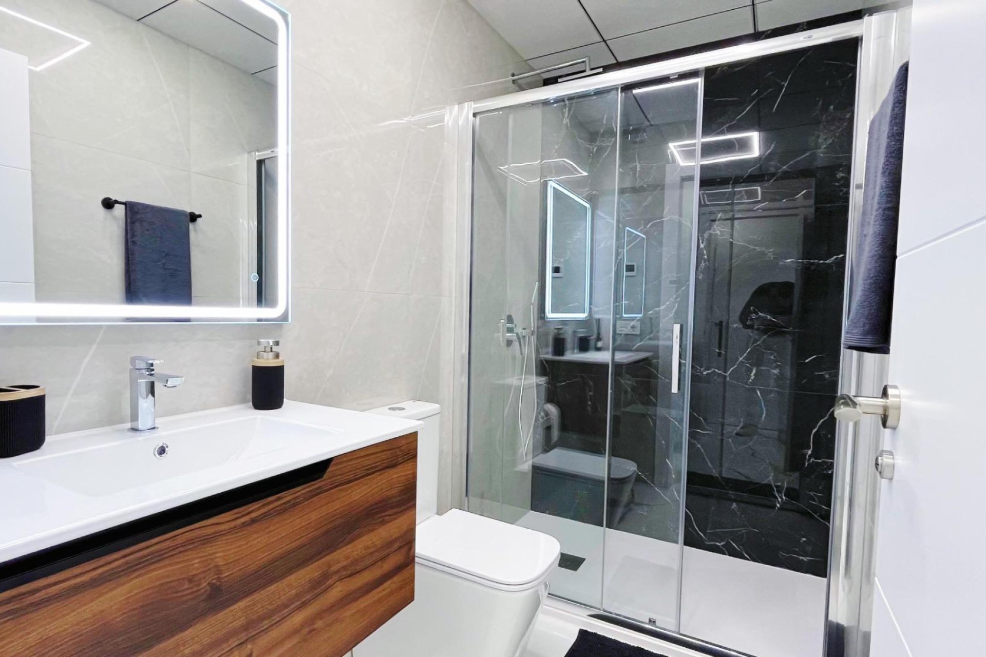 Herverkoop - Appartement -
Torrevieja - Playa del Cura