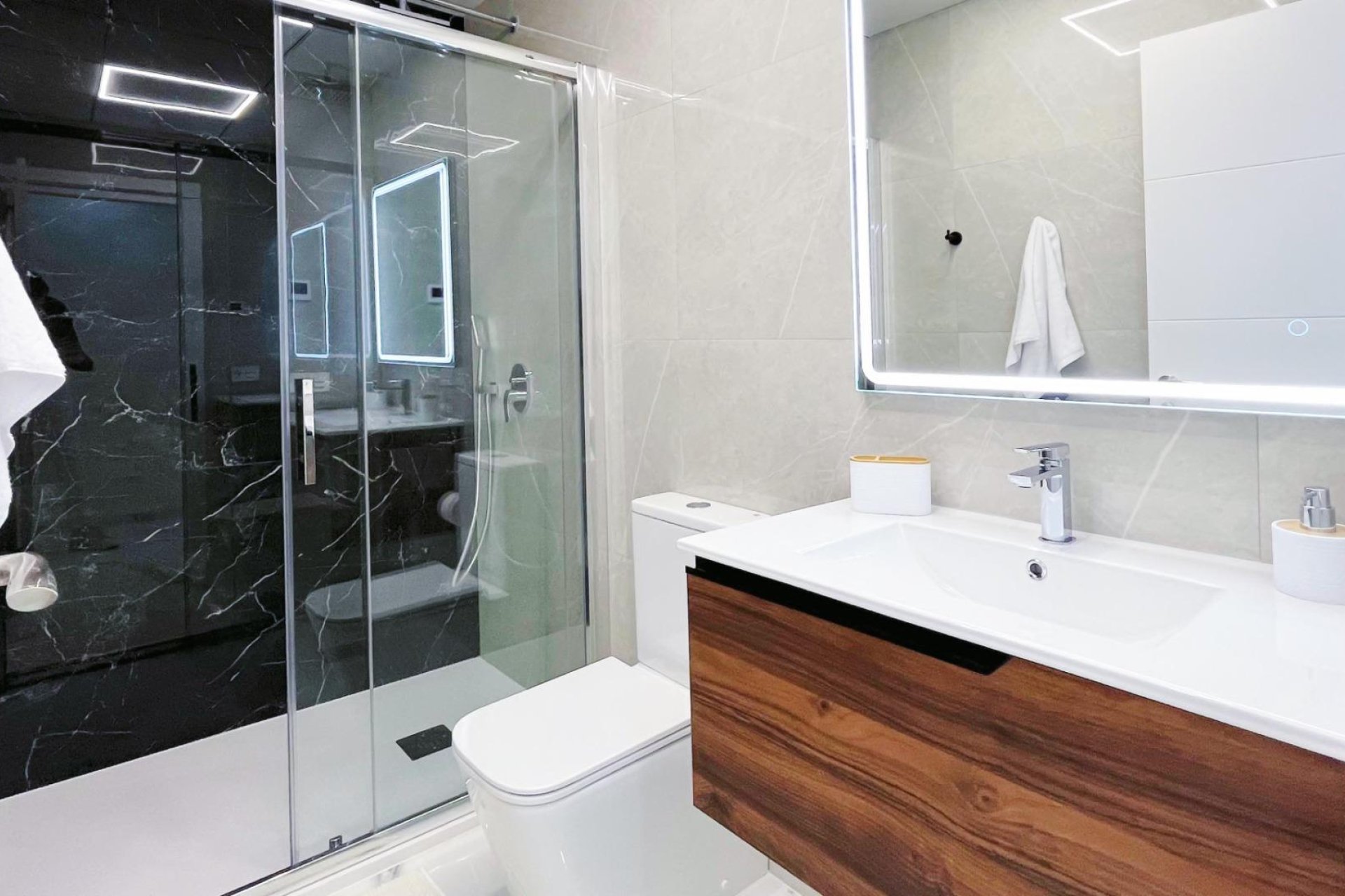 Herverkoop - Appartement -
Torrevieja - Playa del Cura