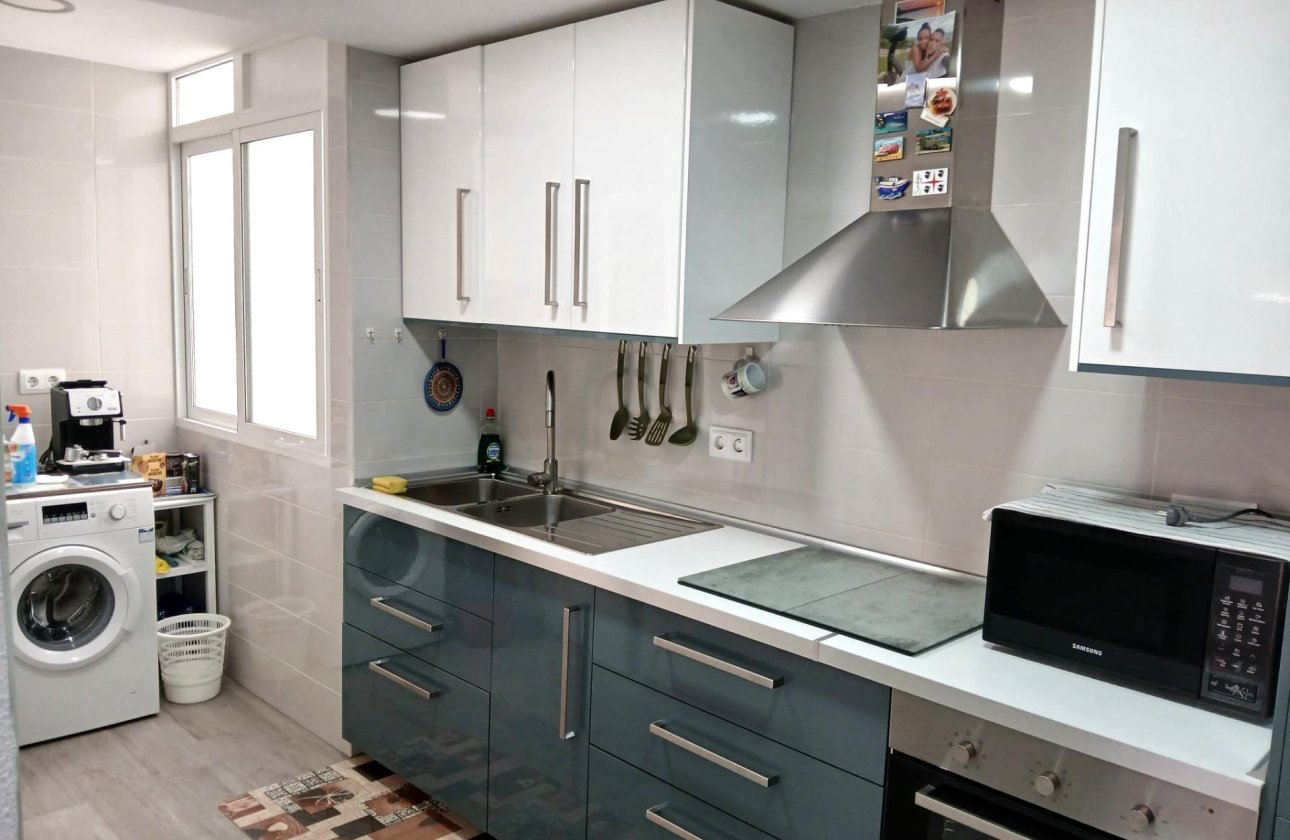 Herverkoop - Appartement -
Torrevieja - Playa del Cura