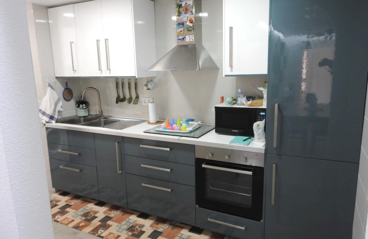 Herverkoop - Appartement -
Torrevieja - Playa del Cura