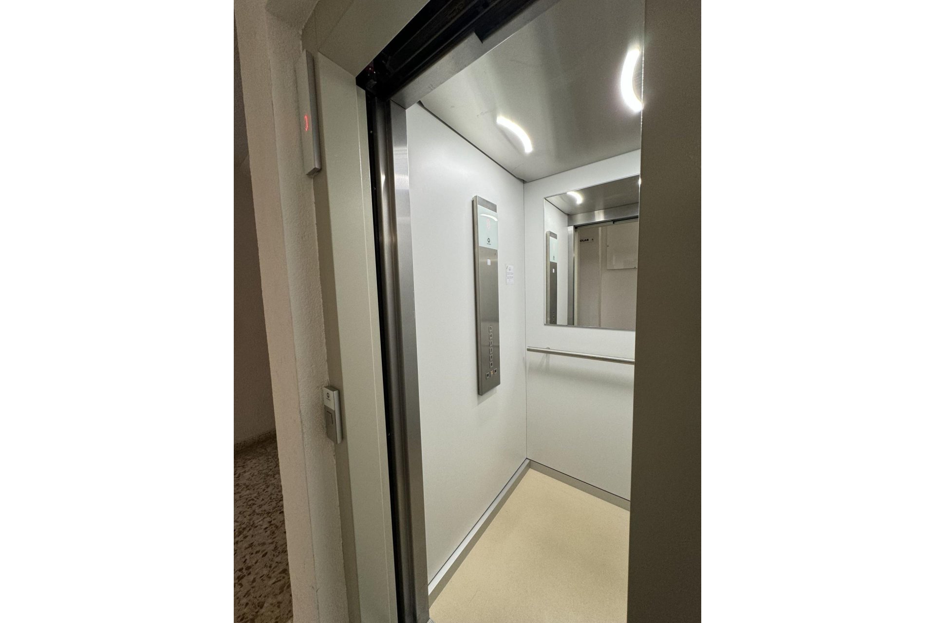 Herverkoop - Appartement -
Torrevieja - Playa del Cura