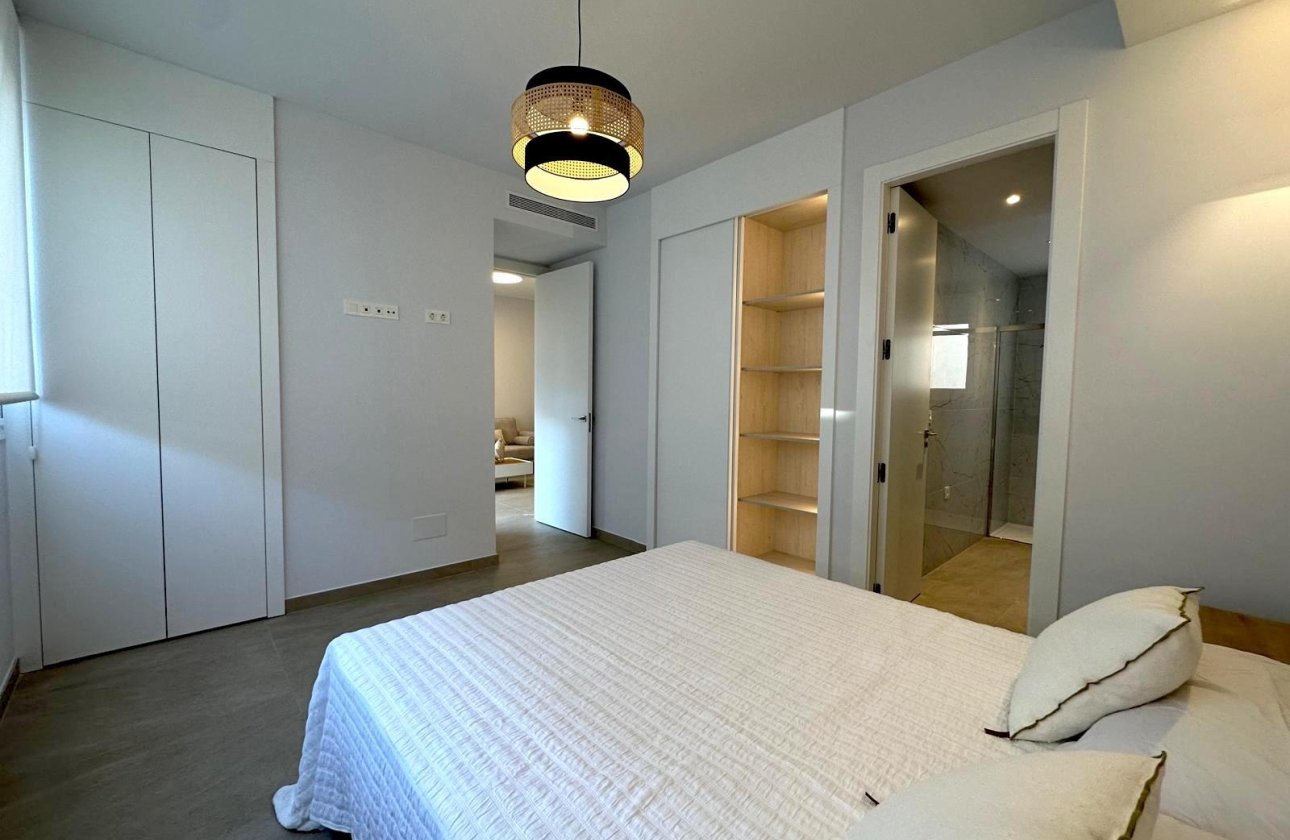 Herverkoop - Appartement -
Torrevieja - Playa del Cura