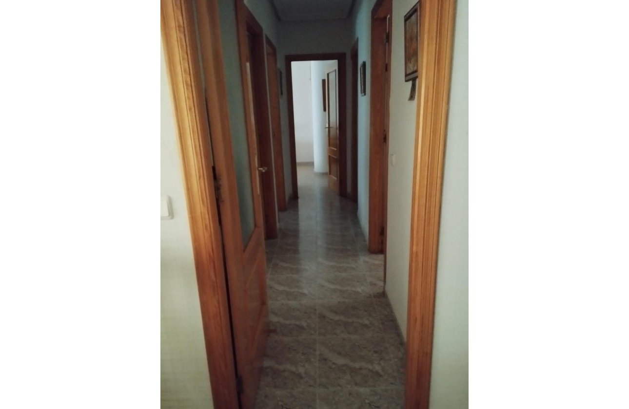 Herverkoop - Appartement -
Torrevieja - Playa del Cura