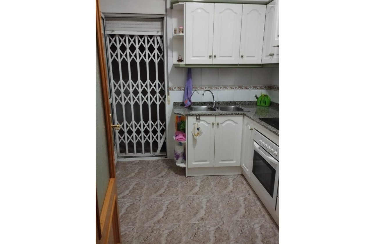 Herverkoop - Appartement -
Torrevieja - Playa del Cura