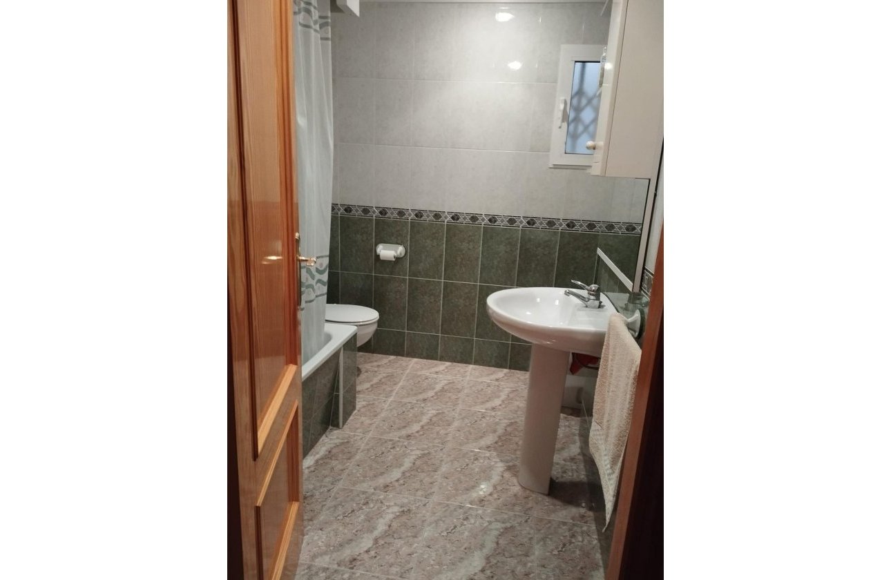 Herverkoop - Appartement -
Torrevieja - Playa del Cura