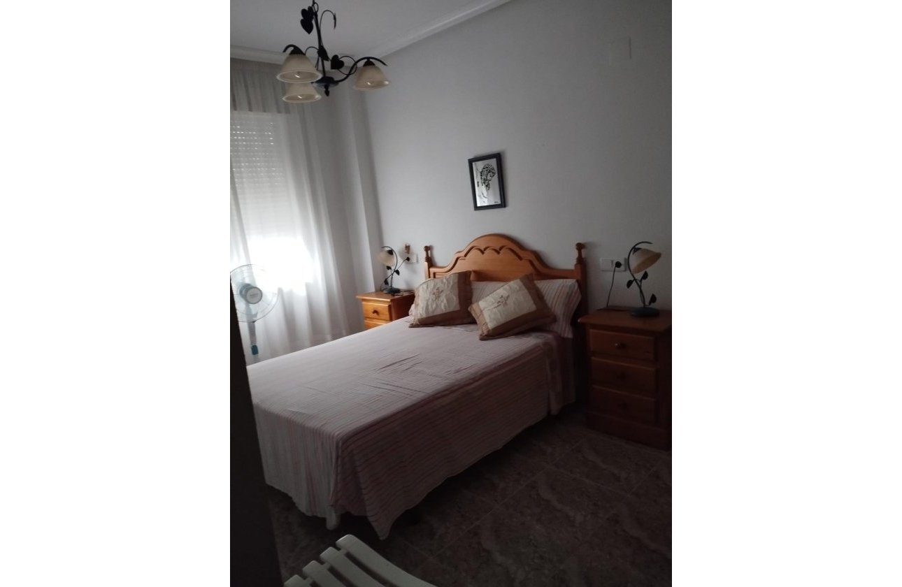 Herverkoop - Appartement -
Torrevieja - Playa del Cura