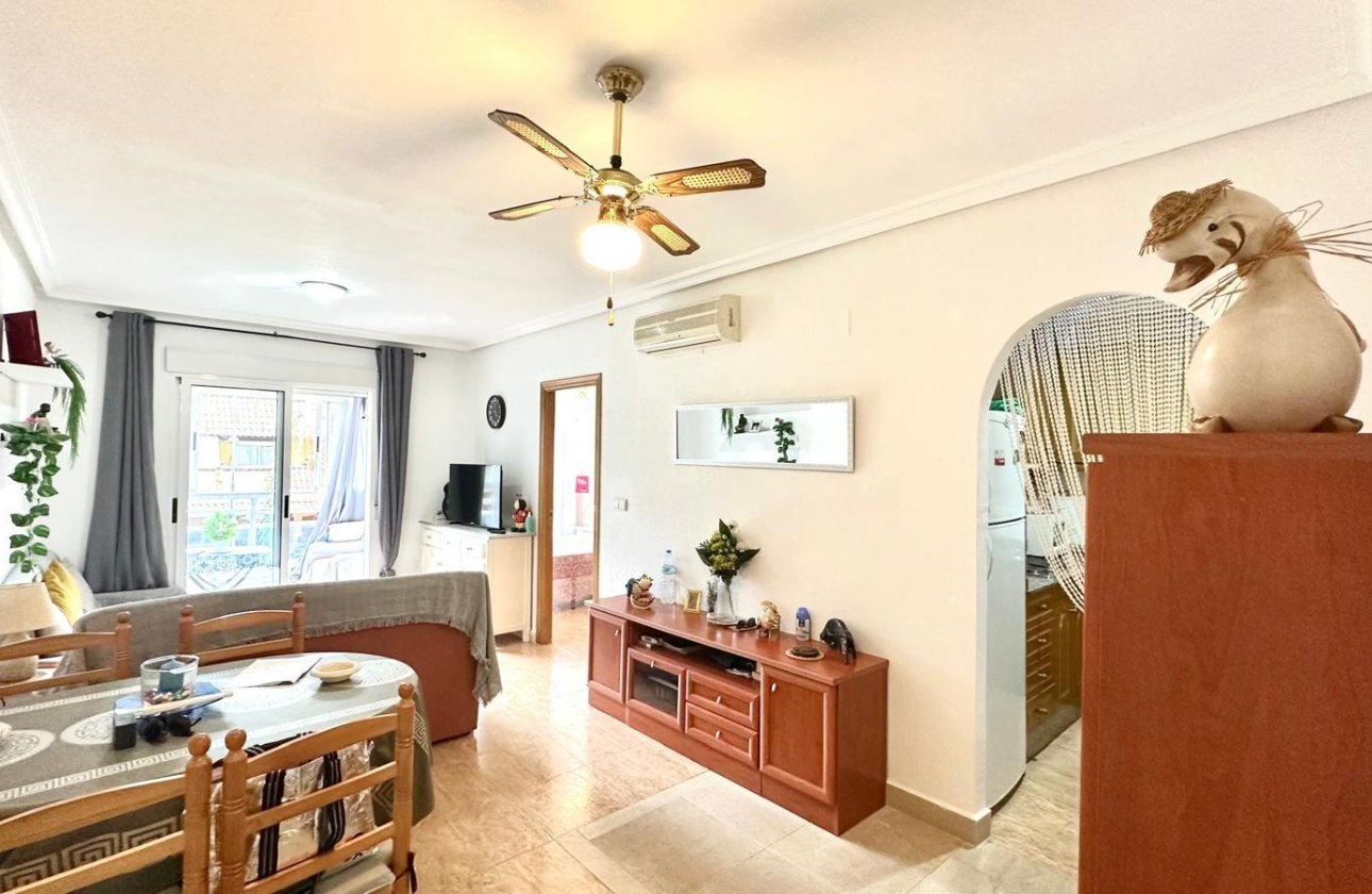 Herverkoop - Appartement -
Torrevieja - Playa del Cura