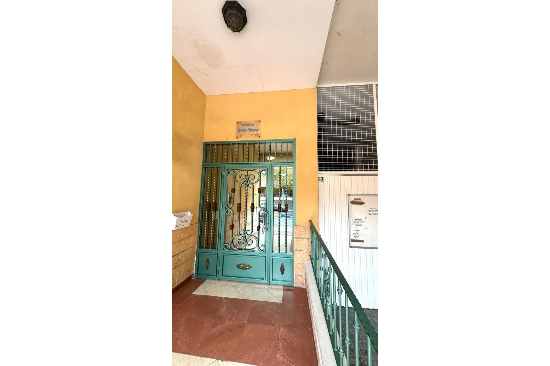 Herverkoop - Appartement -
Torrevieja - Playa del Cura