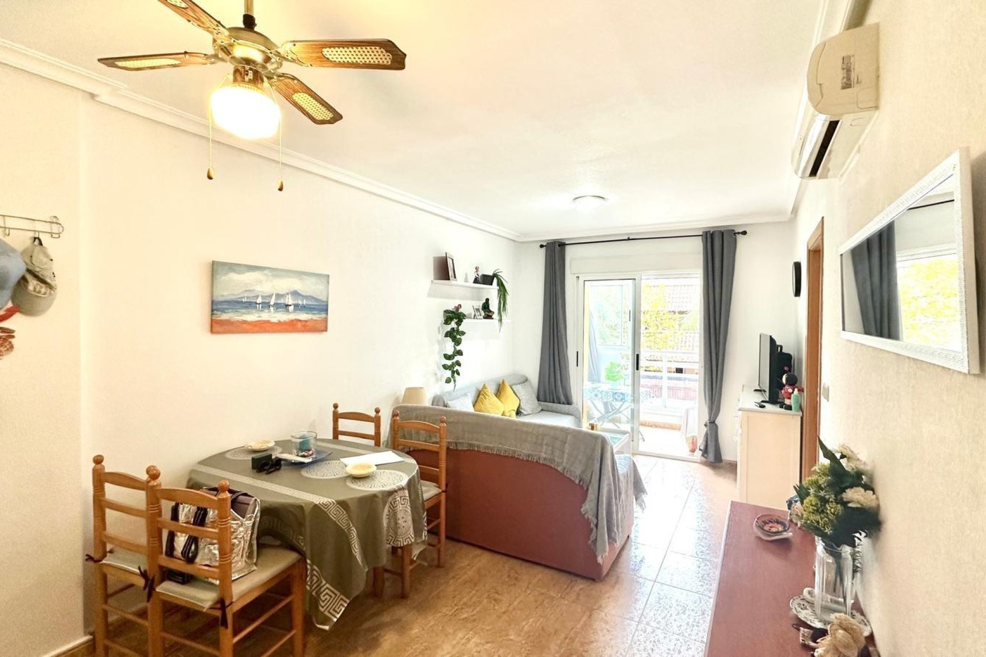 Herverkoop - Appartement -
Torrevieja - Playa del Cura