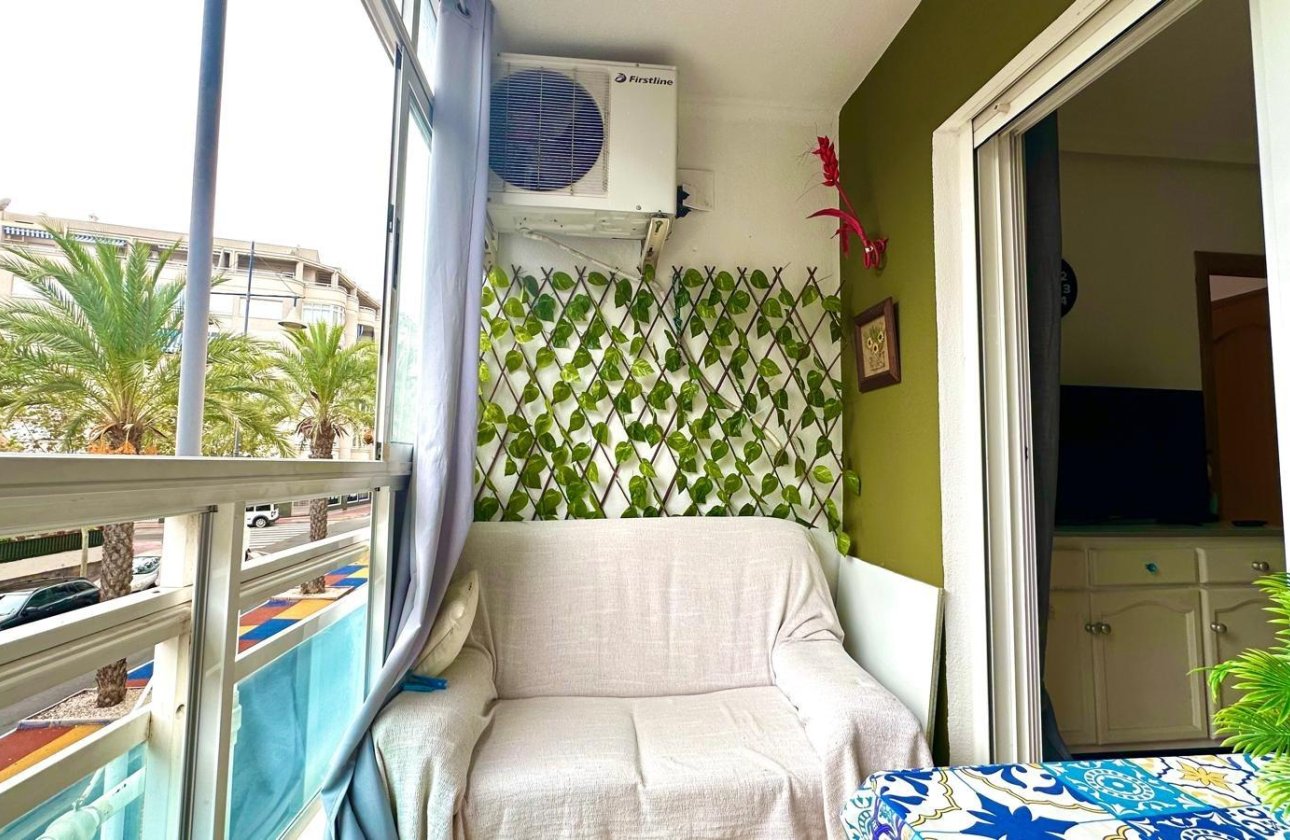 Herverkoop - Appartement -
Torrevieja - Playa del Cura