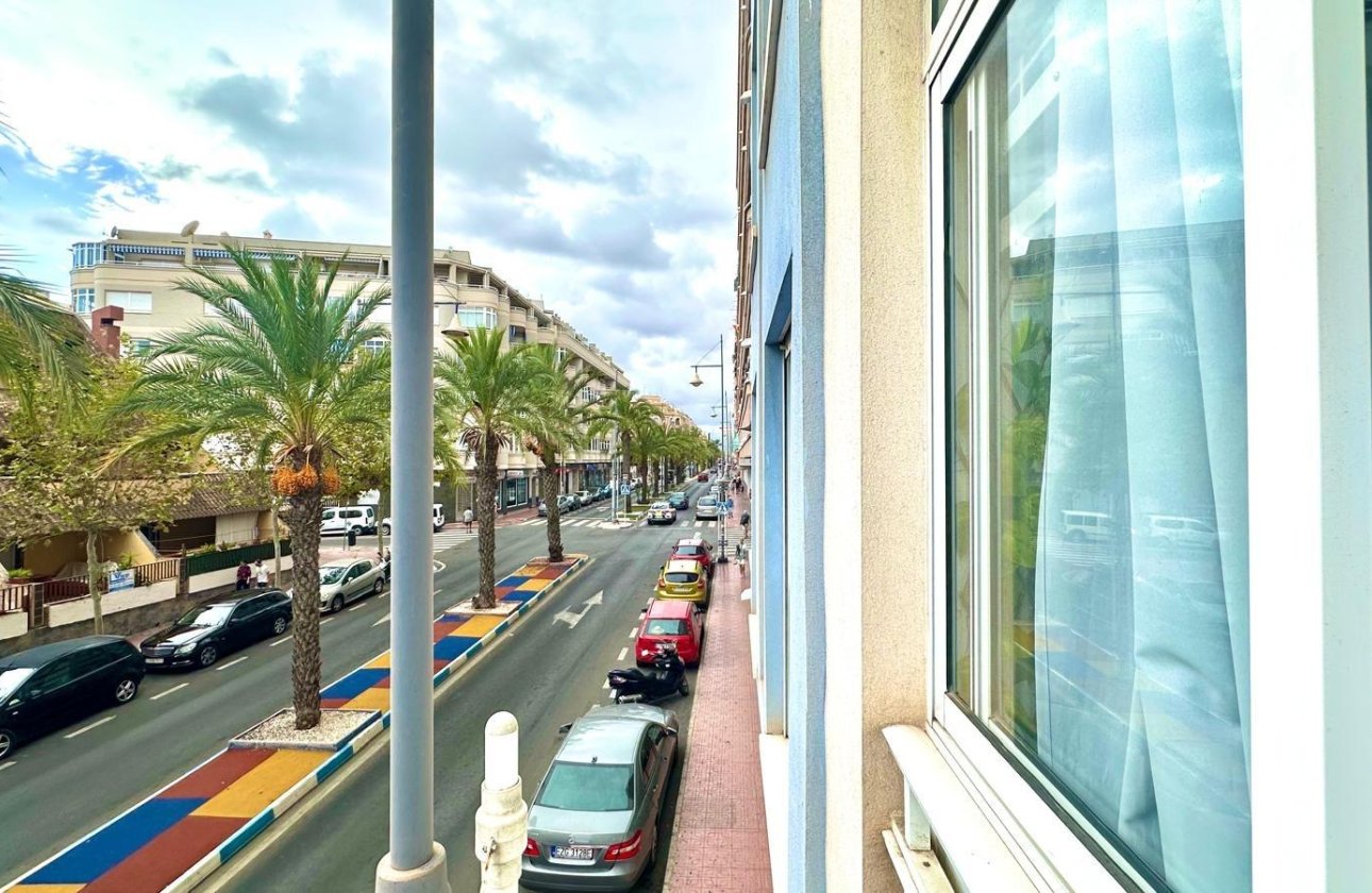 Herverkoop - Appartement -
Torrevieja - Playa del Cura