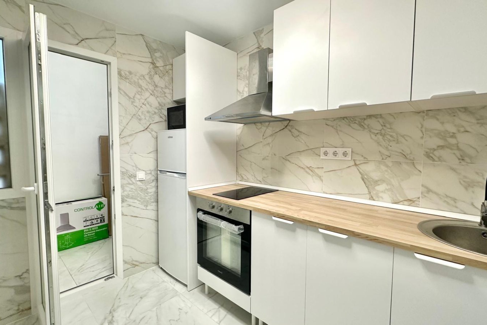 Herverkoop - Appartement -
Torrevieja - Playa del Cura